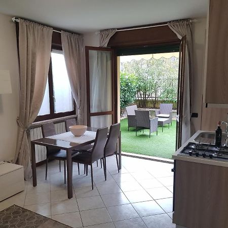 Appartamento Diamantina Desenzano del Garda Buitenkant foto