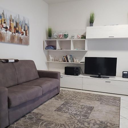 Appartamento Diamantina Desenzano del Garda Buitenkant foto