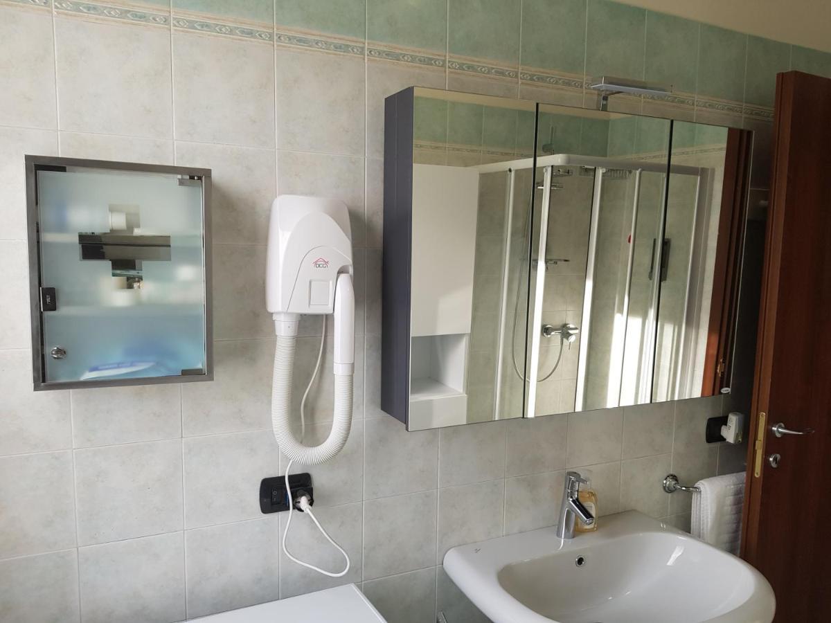 Appartamento Diamantina Desenzano del Garda Buitenkant foto