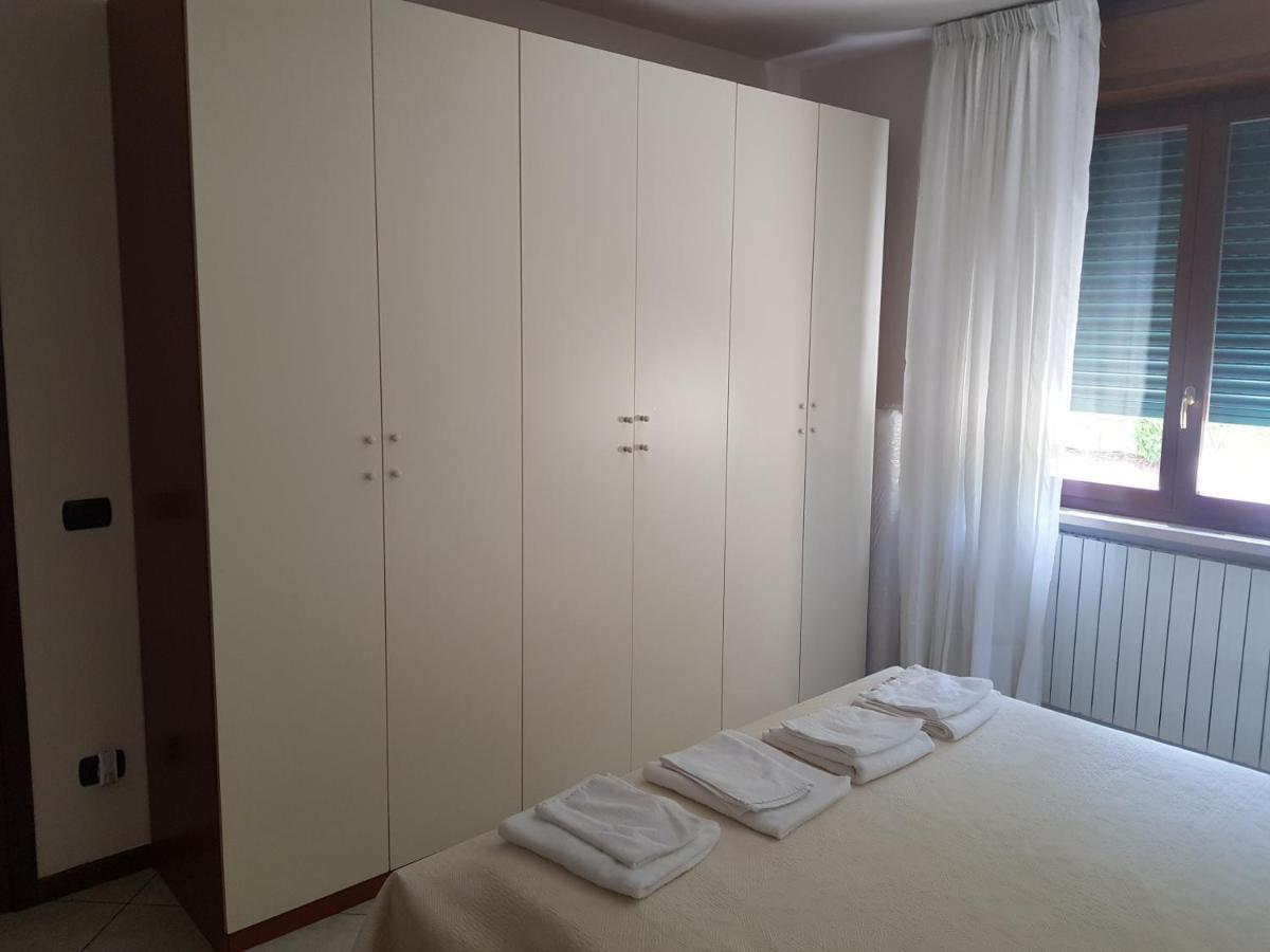 Appartamento Diamantina Desenzano del Garda Buitenkant foto