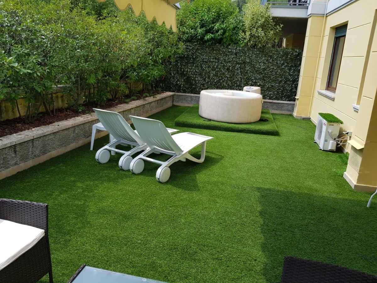 Appartamento Diamantina Desenzano del Garda Buitenkant foto
